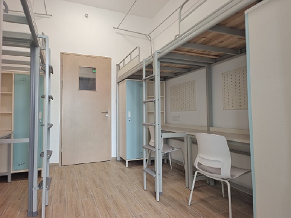 深圳市高級(jí)中學(xué)高中園宿舍公寓床已安裝到位！